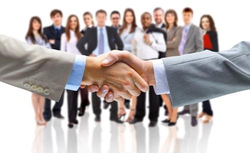بناء العلاقات خارج الشركة