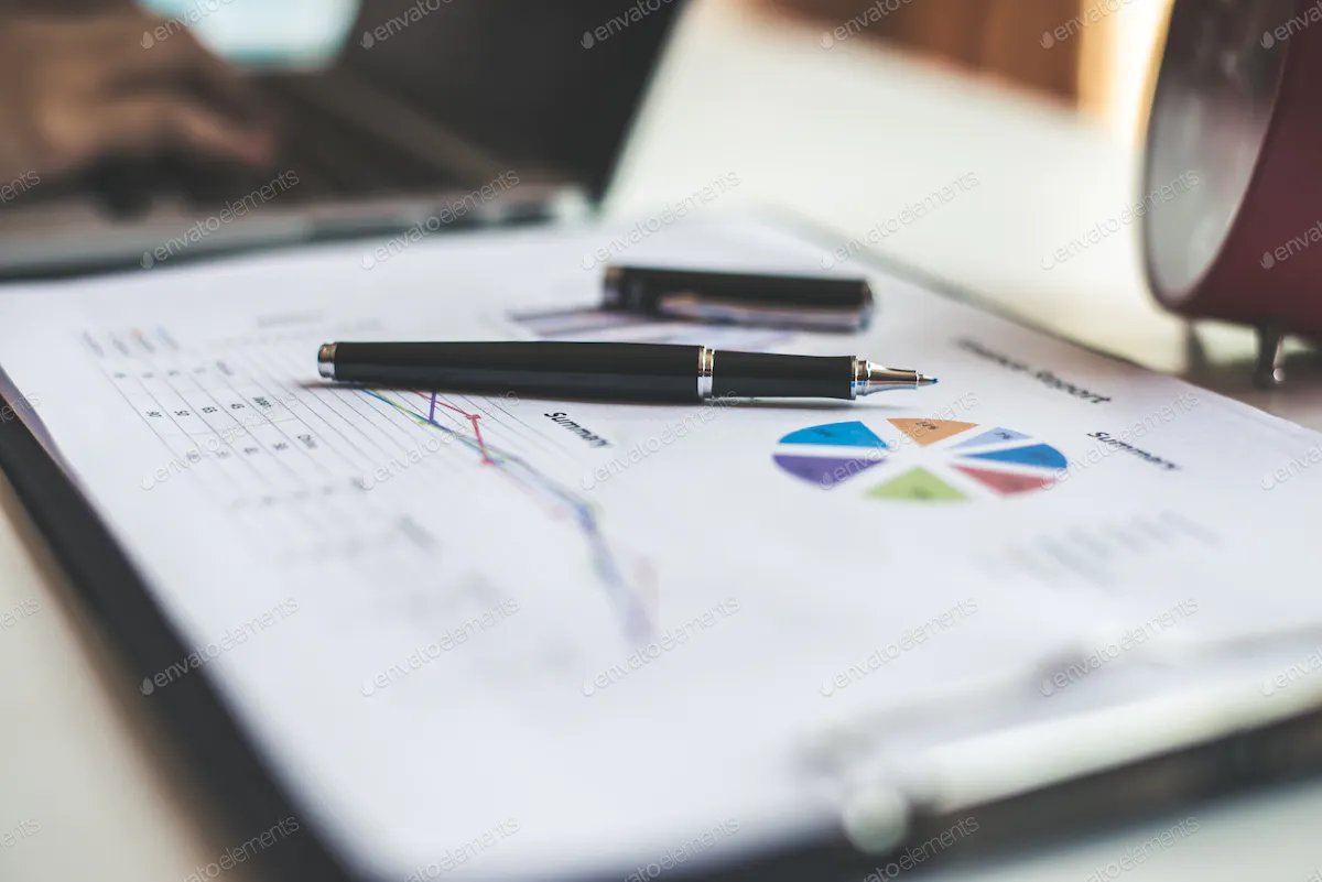 إعداد المراسلات وحفظ الوثائق وإعداد تقارير العمل