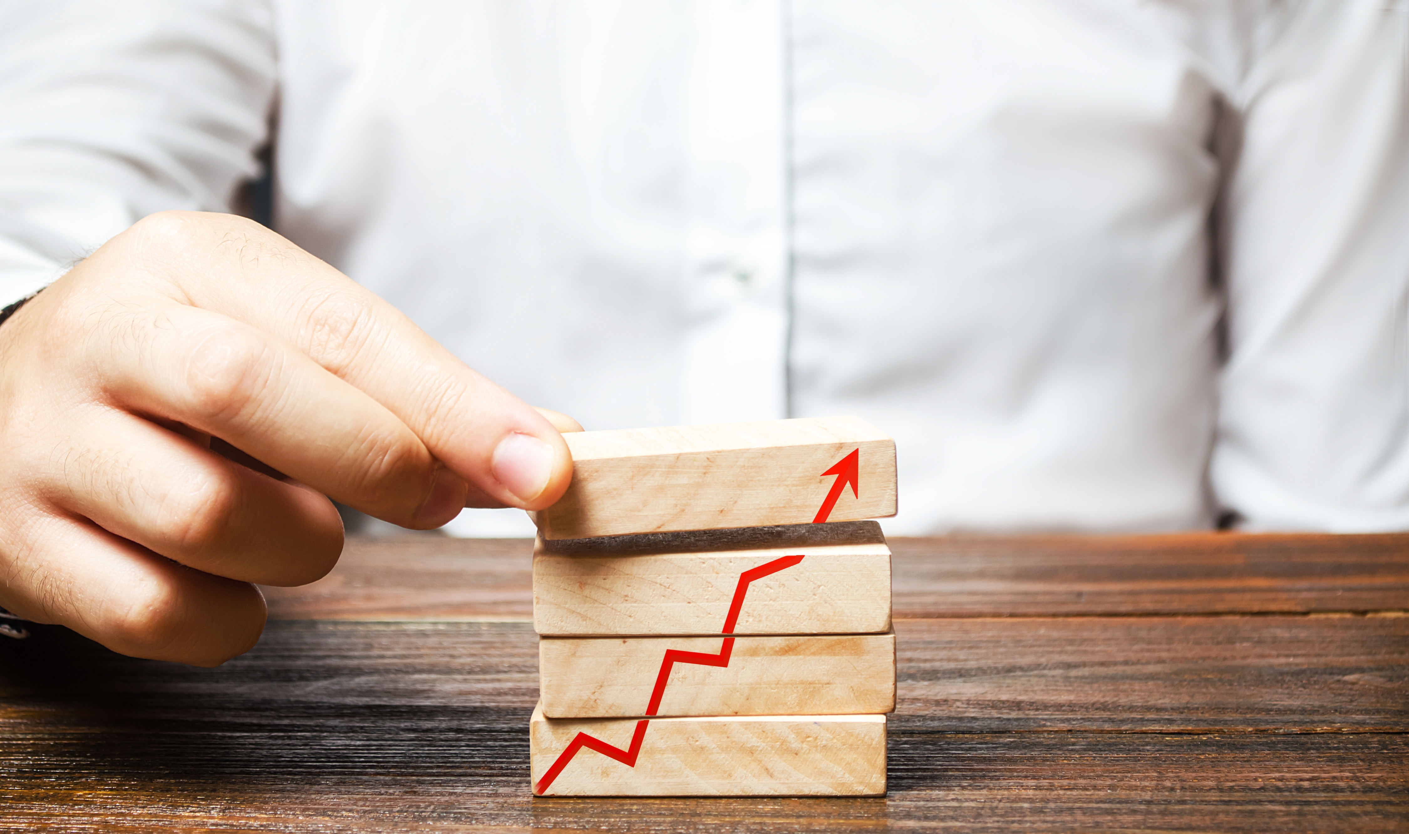 إدارة المخاطر وتعظيم أداء الأعمال