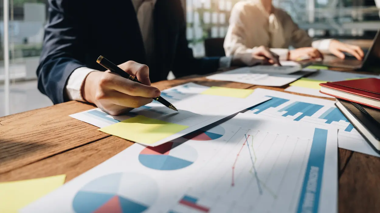 تطوير الخطط الاستراتيجية وبناء الرؤية